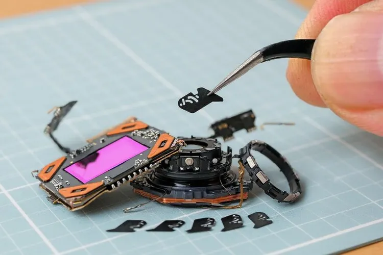 iPhone 18 Pro : le démontage iFixit révèle une ouverture variable difficile à réparer