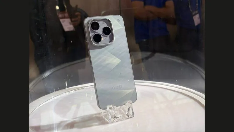 iQOO 16 confermato in India con Snapdragon 8 Elite Extreme Gen 6