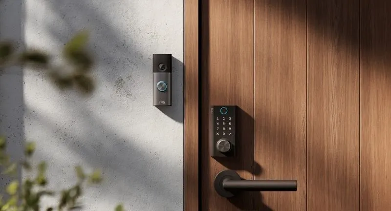 Ring Smart Lock : une serrure connectée qui se recharge à la main